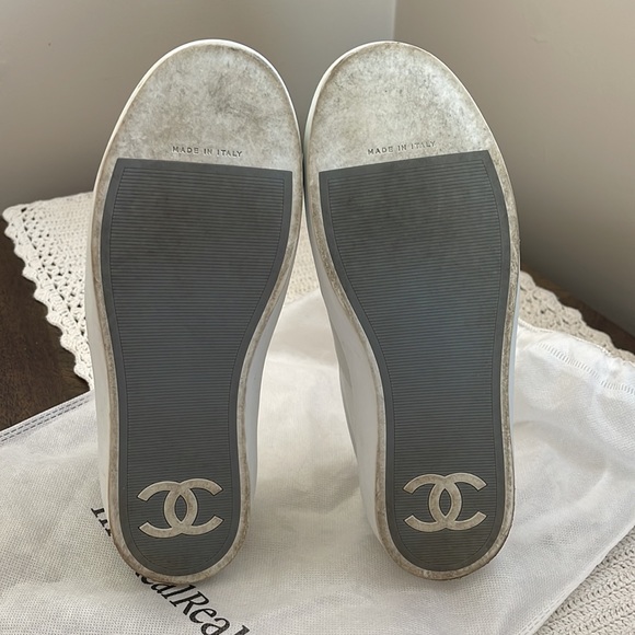 CHANEL white Trainers - Picture 3 of 5